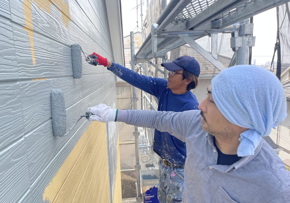 流山市平和台　外壁塗装　中塗り