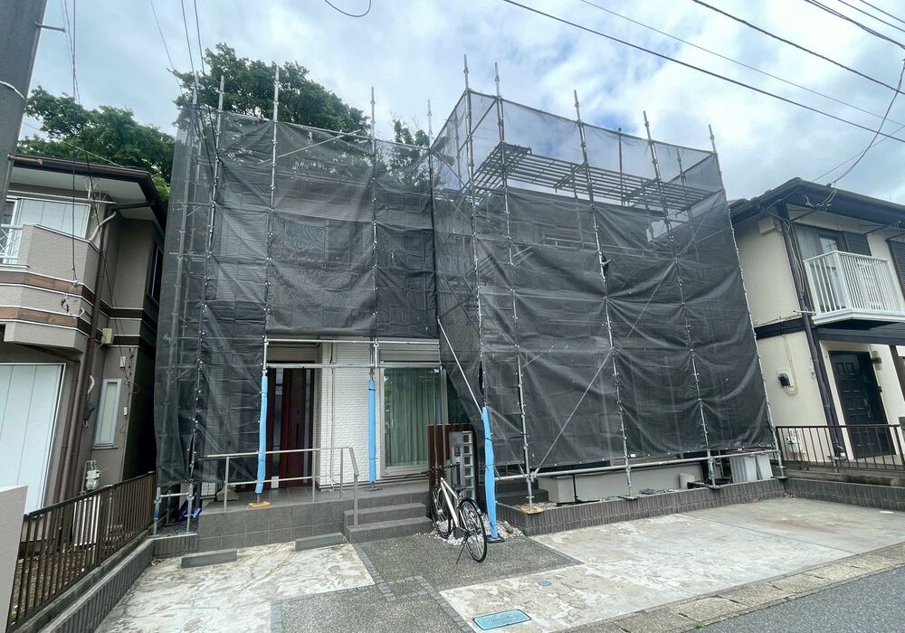 流山市西初石　外壁塗装工事　足場全景