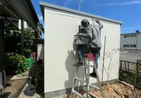 野田市　木間ヶ瀬　物置塗装&テラス屋根造作工事　物置塗装の様子