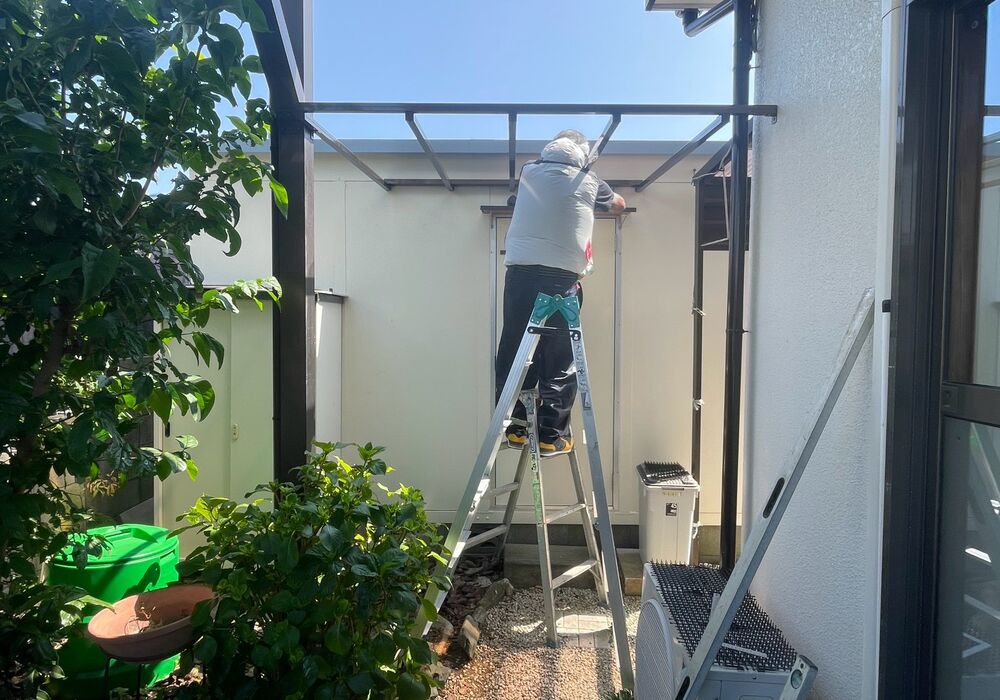 野田市　木間ヶ瀬　物置塗装&テラス屋根造作工事　屋根架台組み