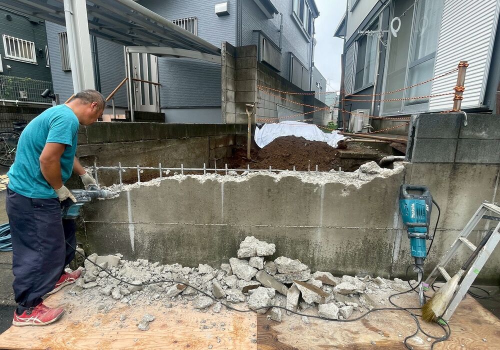 柏市旭町　アパート　駐輪場整備工事　擁壁解体