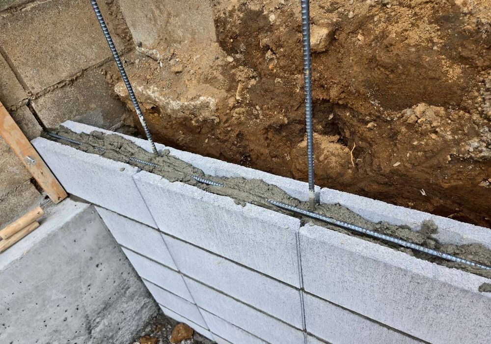 柏市旭町　アパート　駐輪場整備工事　ブロック積み-2