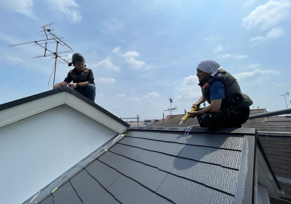 野田市山崎　戸建て住宅　外壁塗装工事　屋根作業風景