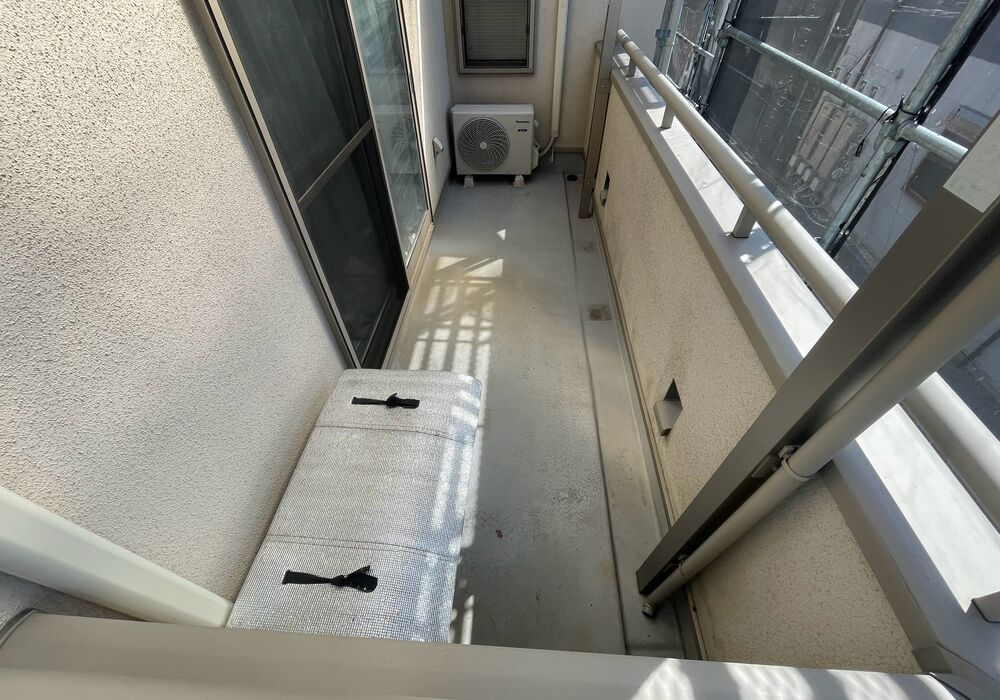 野田市山崎　戸建て住宅　外壁塗装工事　ベランダFRPトップコート　施工前