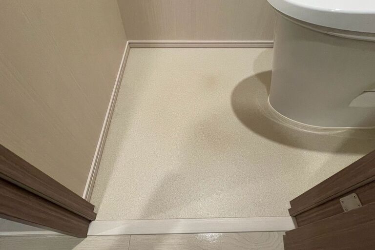 おおたかの森　マンション　トイレ床改修工事　施工前-2